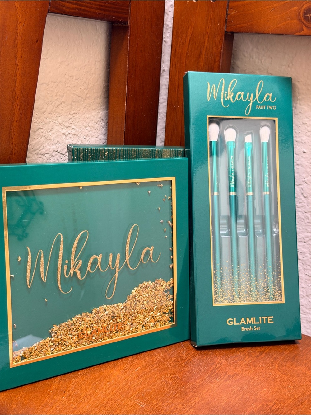 🔹New.Mikayla Paht Two x Glamlite 30 Color Palette & Glamlite Eyeshadow Brush Set